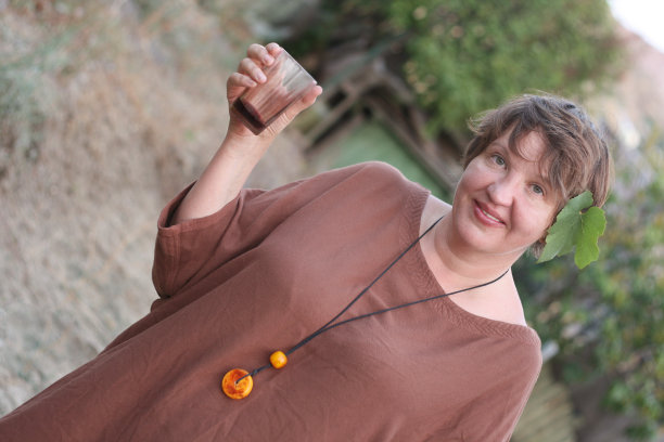 先品尝葡萄酒图片下载