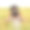 麦田里拿着相机的小女孩图片下载