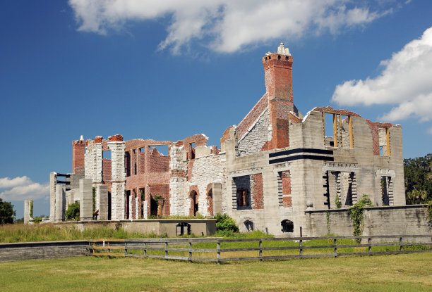 位于乔治亚州坎伯兰岛的卡内基大厦遗址素材图片