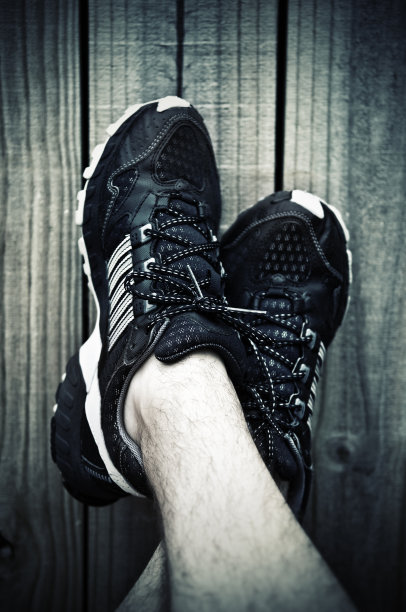 酸化色调的跑步休息对木制背景图片下载