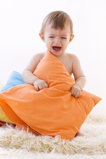 孩子哭了图片下载