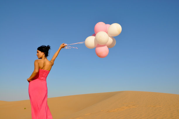 阿布扎比沙漠女王图片下载