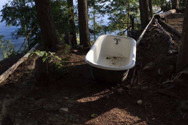 野外浴缸图片下载