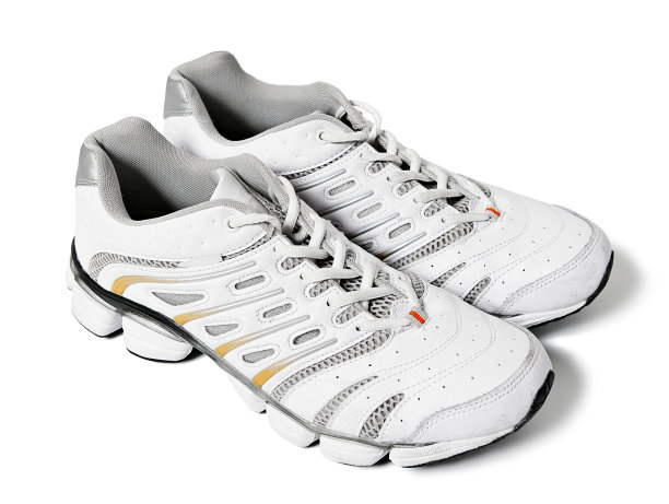 白色跑鞋图片下载