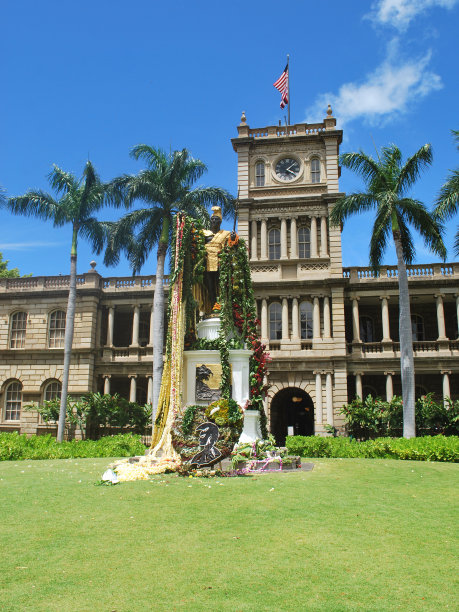 檀香山卡美哈美哈国王雕像图片下载