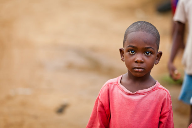 非洲男孩图片下载