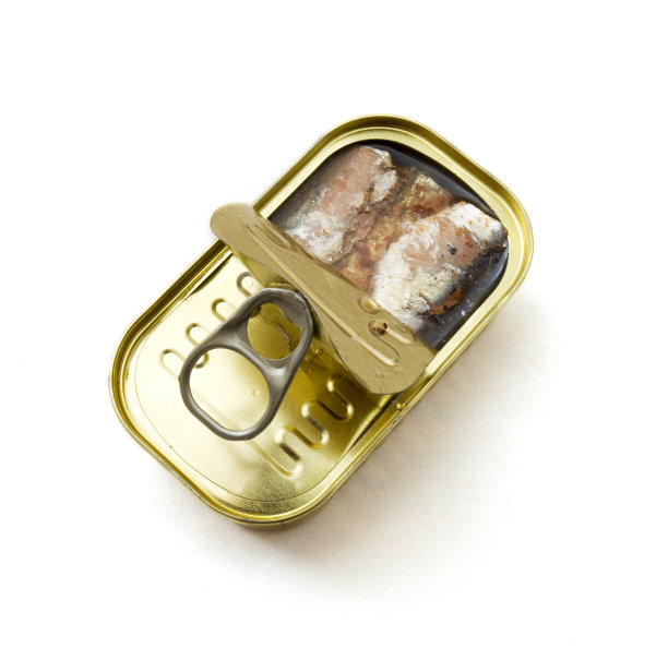 沙丁鱼罐头和橄榄油图片下载