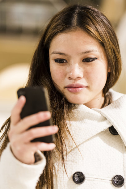 中国妇女使用手机图片下载