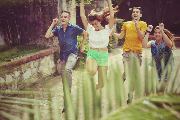 一起跑图片下载