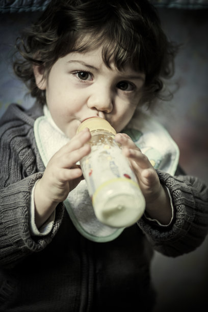 婴儿瓶图片下载