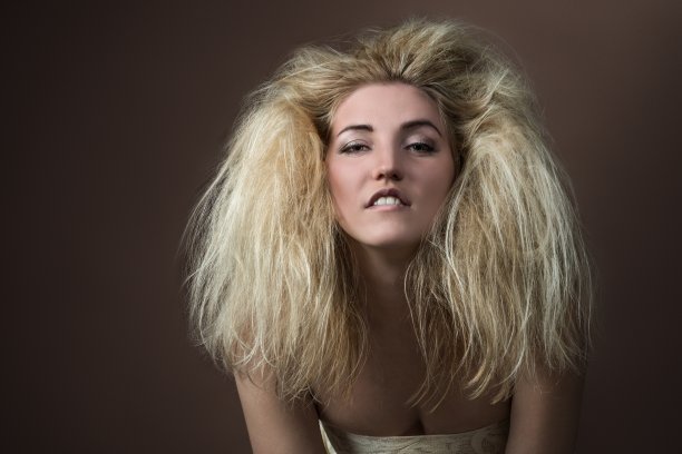 愤怒的女人图片下载