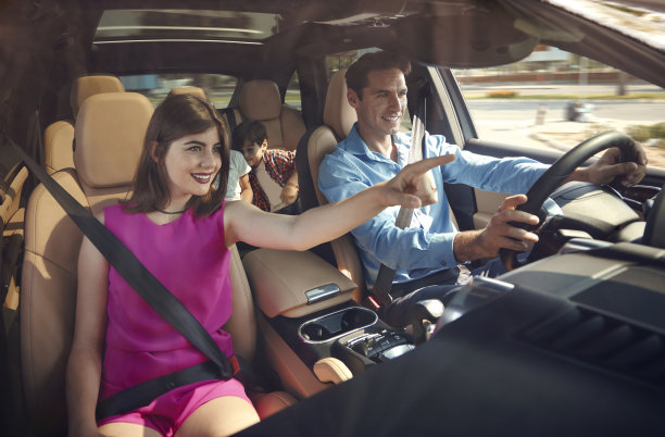 一家人要去公路旅行图片下载