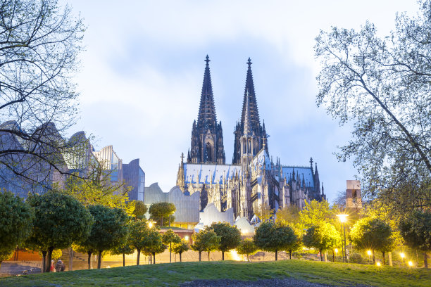 德国科隆大教堂的夜晚图片下载