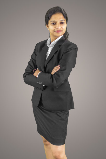 年轻自信的女商人图片下载