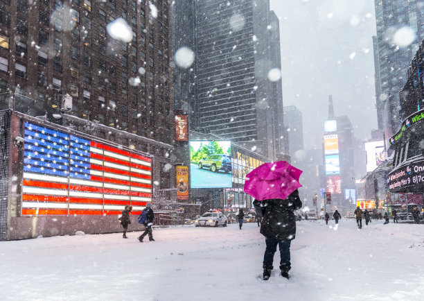 暴风雪中的时代广场素材图片