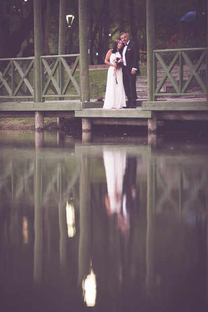 恩爱夫妻-刚结婚图片下载