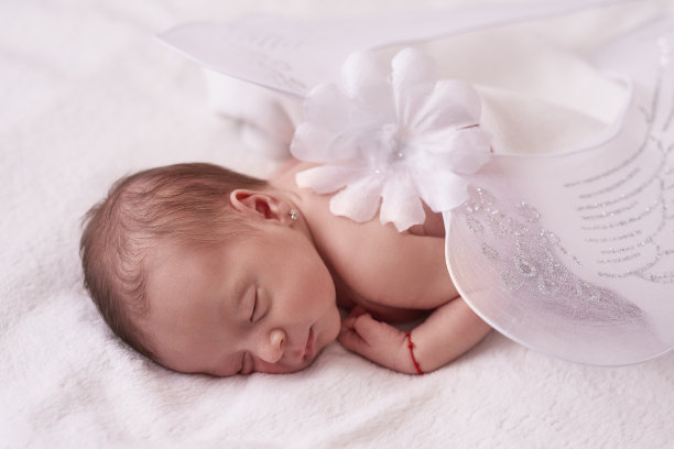 可爱的小女孩在睡觉图片下载