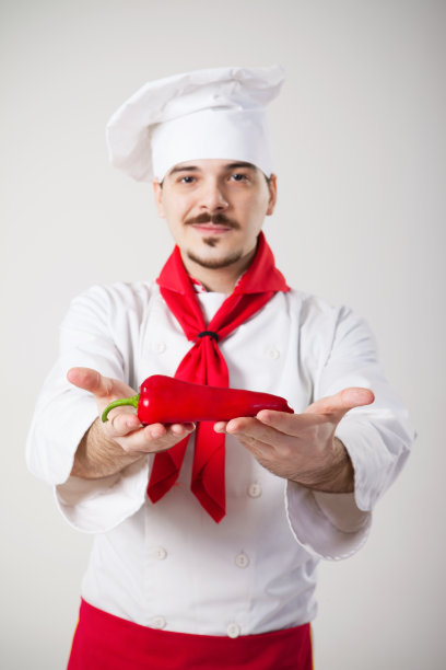 厨师拿着红辣椒图片下载