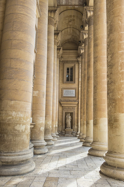 圣玛丽嘉·艾松塔教堂的圆顶图片下载