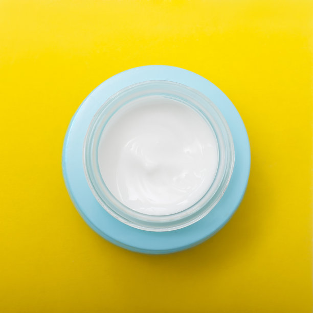 一罐面霜。图片下载