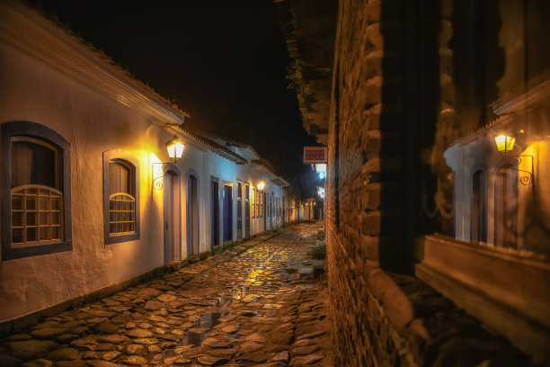 帕拉蒂街头的夜景照片图片下载