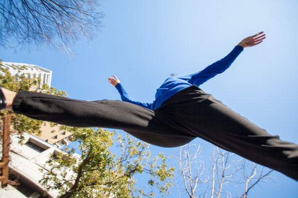 幸福的女人跳图片下载