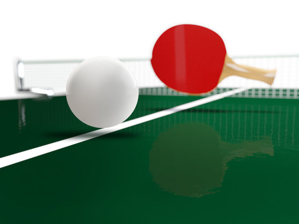 乒乓球拍和白色球图片下载