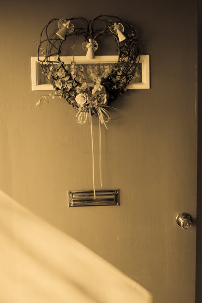 古老的乡村之门图片下载