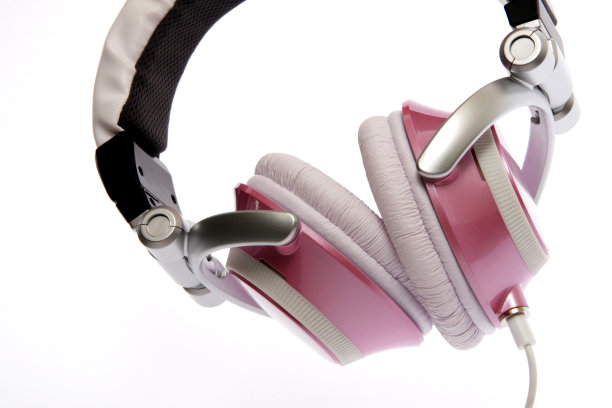 粉红色的耳机图片下载