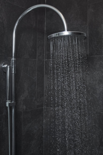 大淋浴喷头洒水素材图片
