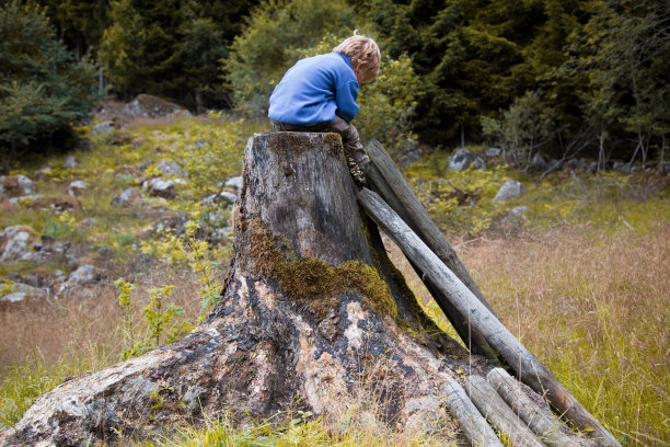 年轻的男孩图片下载