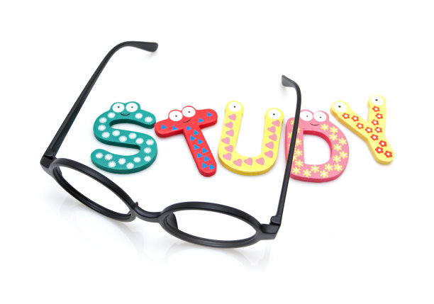 婴儿学习概念孤立在白色背景图片下载