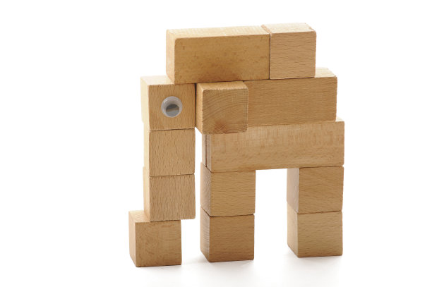 用木块搭成的大象图片下载