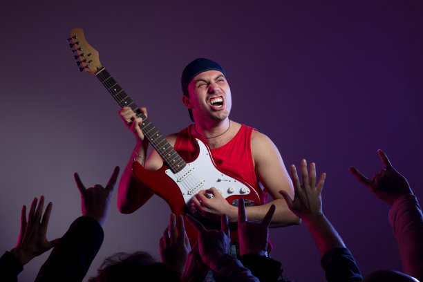 舞台上的摇滚明星图片下载