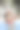 年轻女子在游泳池里清爽图片下载