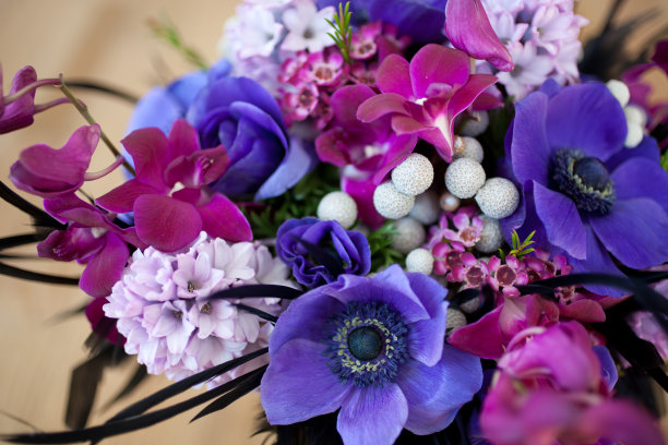 紫色婚礼花束特写照片图片下载