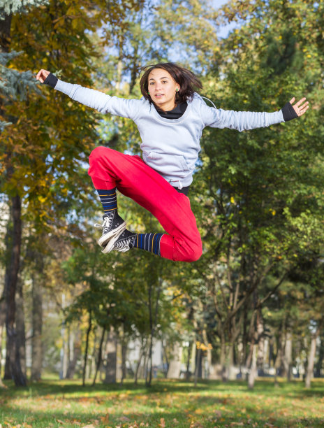 半空中跳图片下载