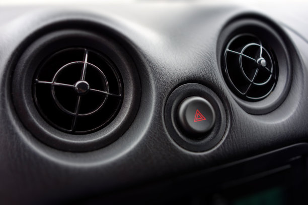 跑车里的粉丝素材图片