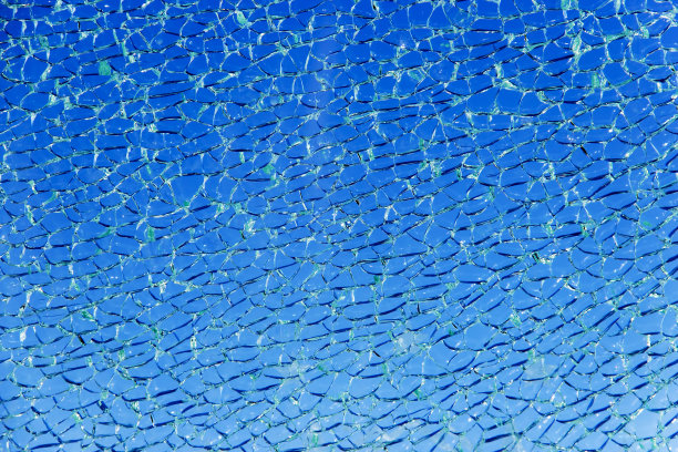 破碎的玻璃图片下载