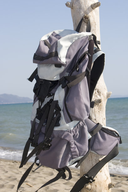 背包在海上图片下载