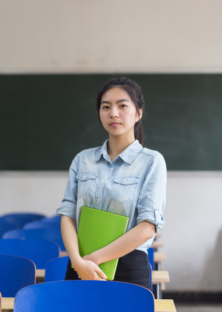 老师在教室里图片下载