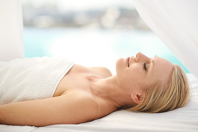 时间梳洗一番图片下载