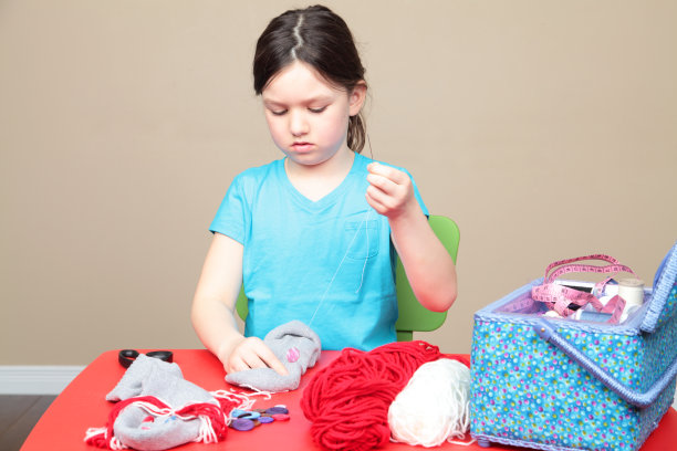 缝补眼睛图片下载