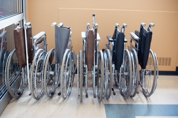 医院里的轮椅图片下载