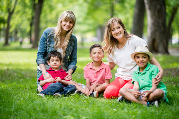 有孩子的母亲图片下载