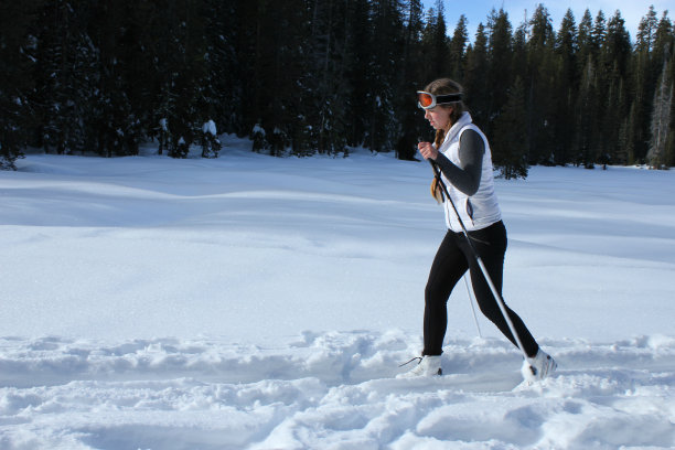 越野滑雪图片下载