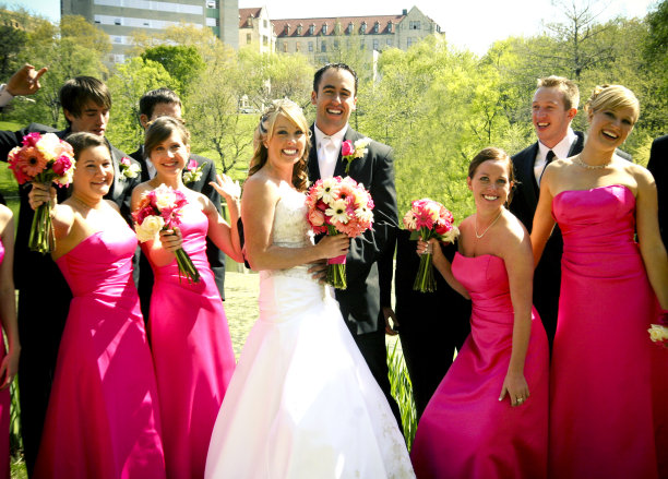 粉红色的婚礼照片图片下载