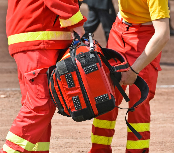 救护车和医疗设备图片下载