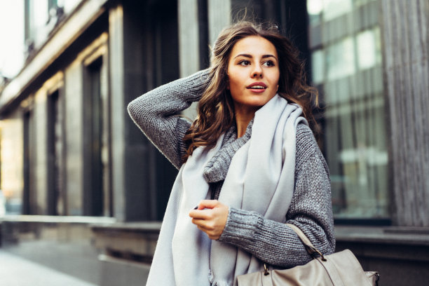 城里的漂亮女人素材图片