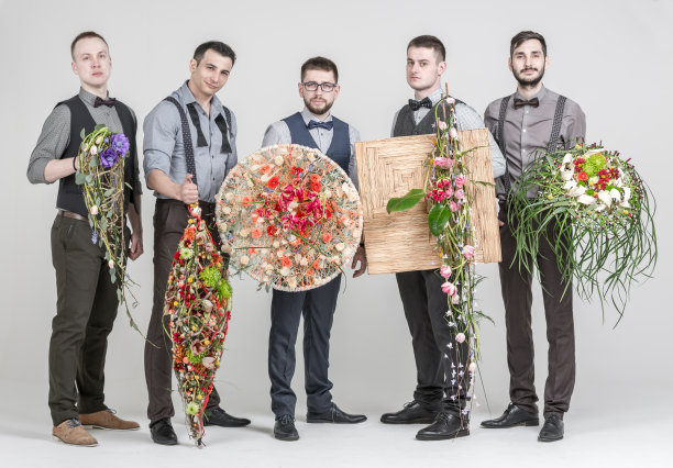 男人用鲜花图片下载